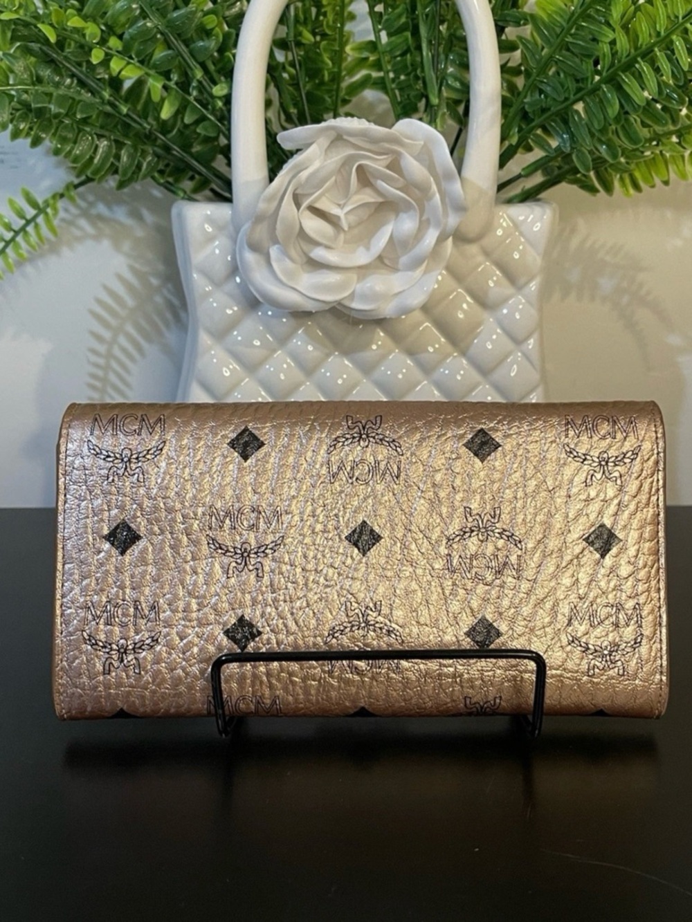 MCM Metallic Rose Gold Visetos Studded Crossbody w Silver Chain - Picture 4 of 8